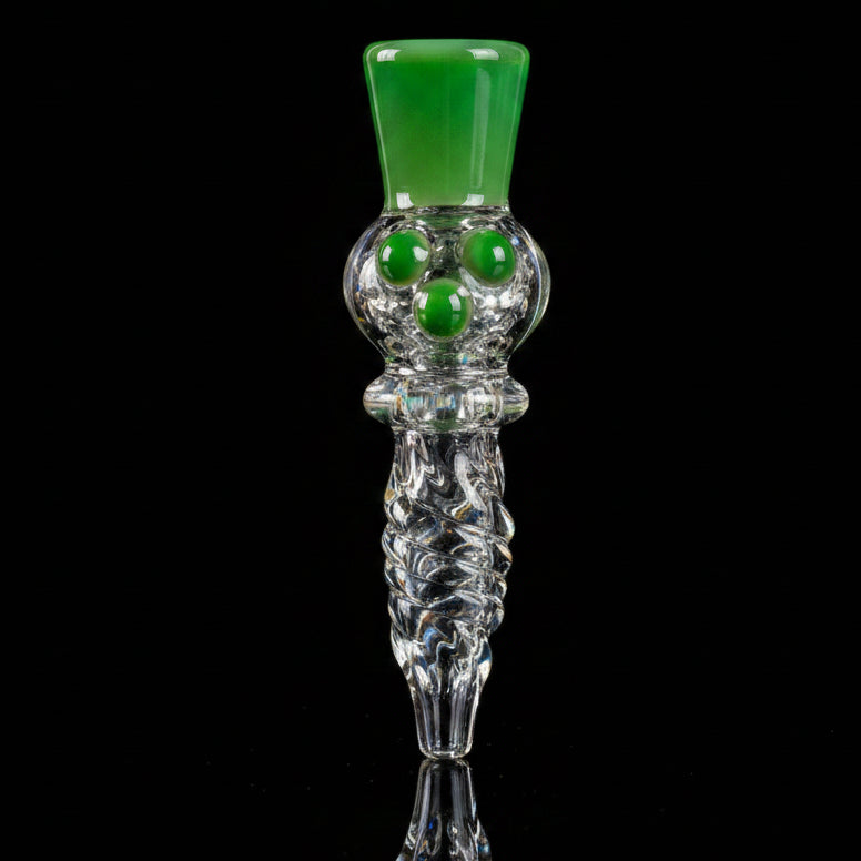 5-inch hand pipe with three dot glass colored ring, compact and portable design.