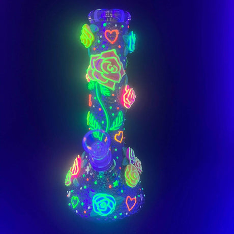 Mysterious Island loving smoking Bong Glow in the dark (limited edition) - SmokeMEGA