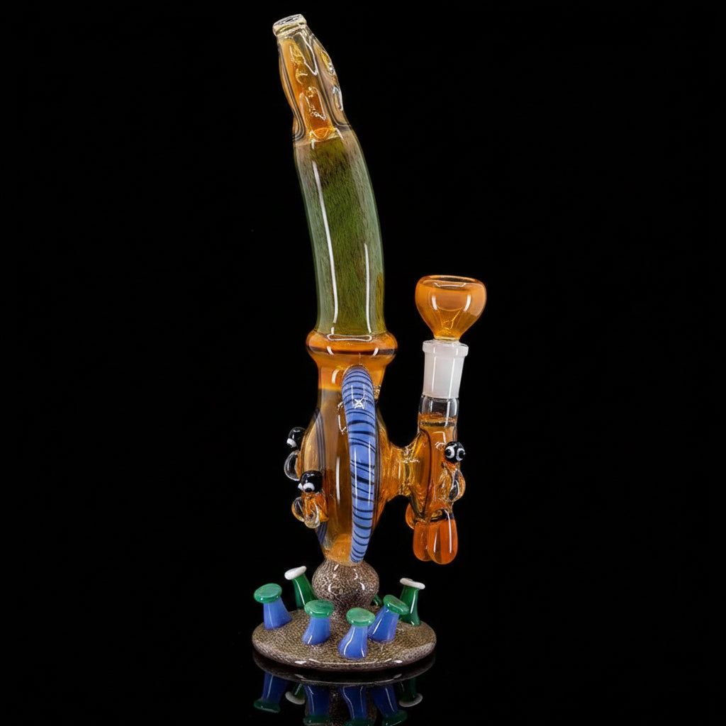 10" bee-jointed neck water pipe with durable borosilicate glass design.