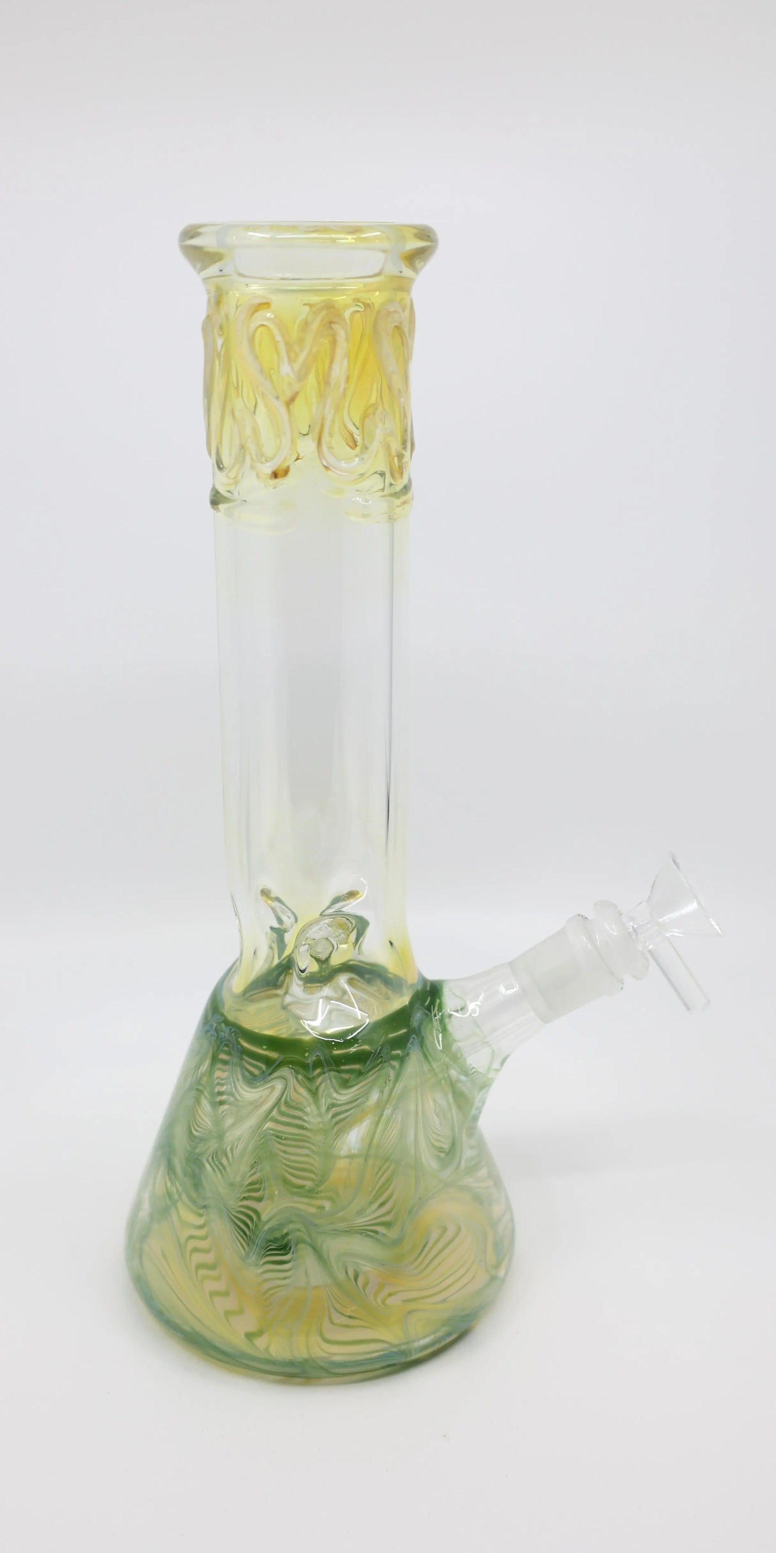 Ultimate-Guide-to-Choosing-the-Perfect-Smoking-Bong-Pipe-Quality-Performance-and-Smooth-Hits SmokeMEGA