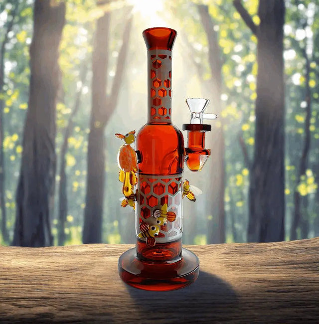 Straight Horned Eye Honeycomb Dab Rig 10" with honeybee accents and honeycomb pattern, made from borosilicate glass, featuring an ergonomic mouthpiece and honeycomb percolator.