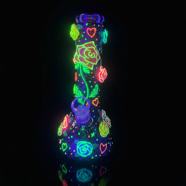 Mysterious Island loving smoking Bong Glow in the dark (limited edition) - SmokeMEGA